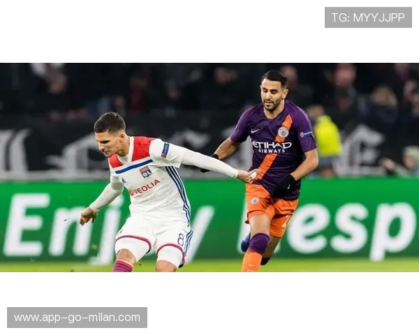 利物浦夜训：门将出球速度与中场接应的默契被不断测试