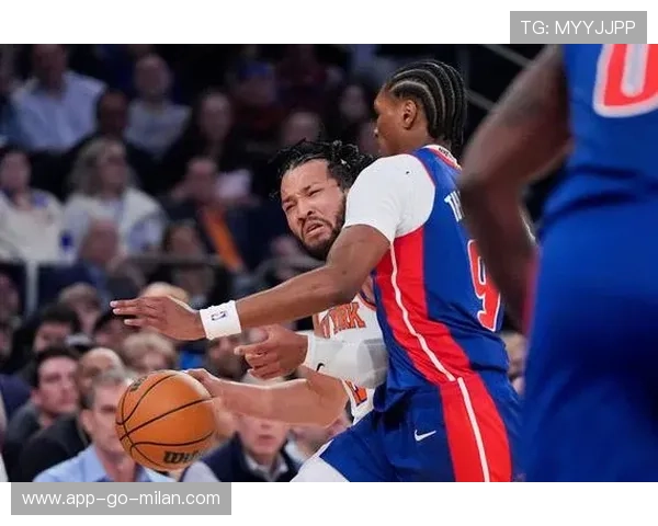 布伦森突破分球，外线空位稳稳命中，伦森布伦克